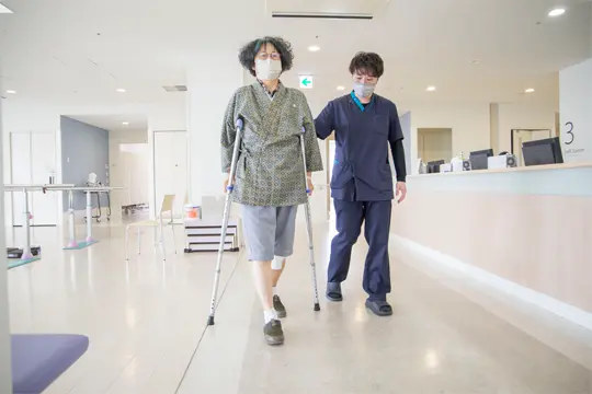 術後１週目　杖歩行練習